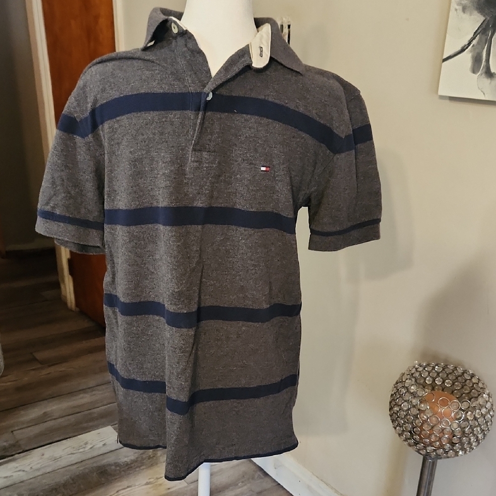 Tommy Hilfiger Men's Polo in Gray with Blue Stripes